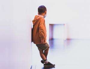 guillaume de germain o7wc vsiy0 unsplash Image by Guillaume de Germain depicting child alone in corridor